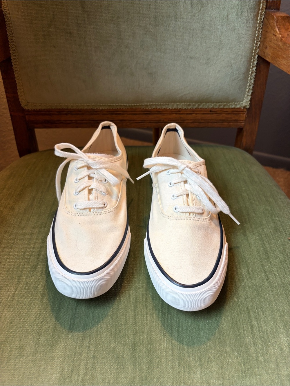 Keds Low-Top Canvas CVO Sneakers. Cream with Blue Stripe. Women’s Size 8